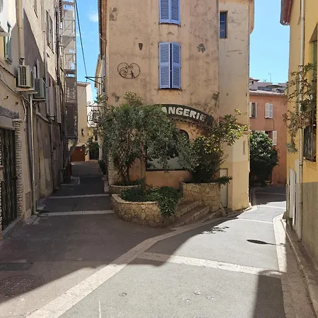 2 Pieces Au Coeur Du Vieil *