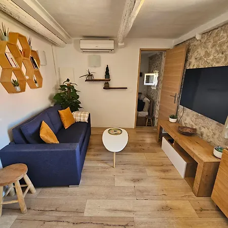 2 Pieces Au Coeur Du Vieil Apartament Antibes