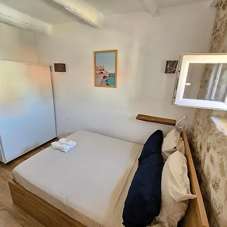 Appartamento 2 Pieces Au Coeur Du Vieil *